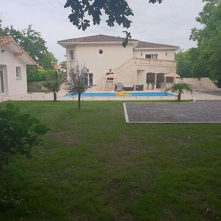 Maison Calme Et Spacieuse Bassens  Exterior photo
